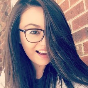 Meet your Posher, Liz